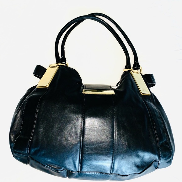 Banana Republic Handbags - Banana Republic Genuine Leather Purse